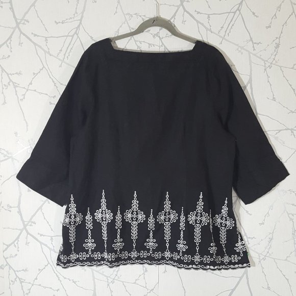 Edward Woman Black Linen Embroidered Square Neck Blouse - Picture 3 of 4